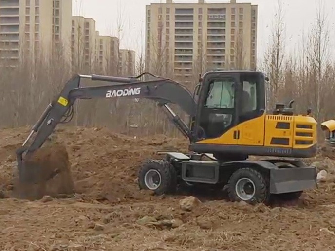 寶鼎80X挖掘機，園林綠化的得力助手